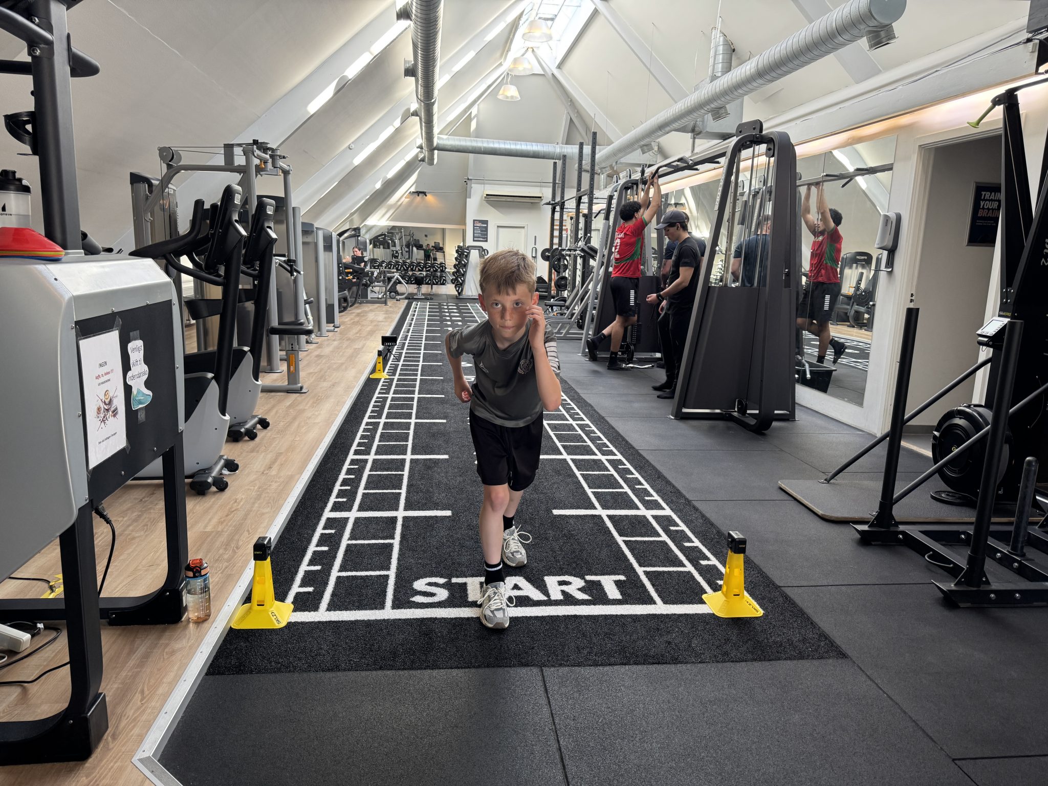 Sprinttest i fodbold: Den komplette guide til at udvikle hurtigere og mere eksplosive spillere – erfaringer med Oskar og Yusuf